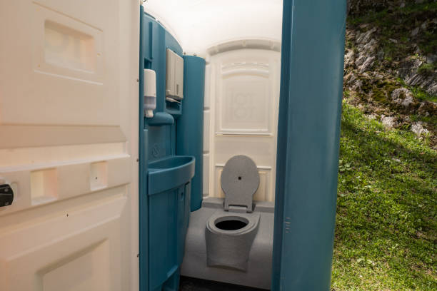 Best Luxury portable toilet rental  in Woodbourne, PA